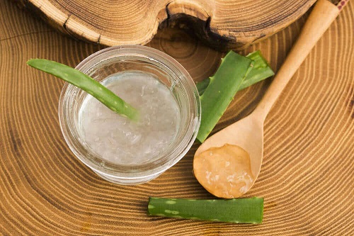 Beneficii ale gelului de aloe vera preparat acasă
