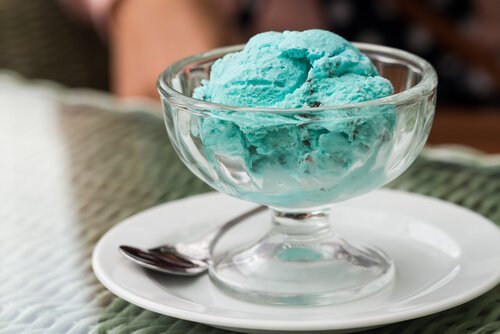 Deserturi cu puține calorii precum înghețata cu ceai verde
