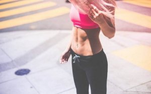 4 exerciții pentru un abdomen perfect
