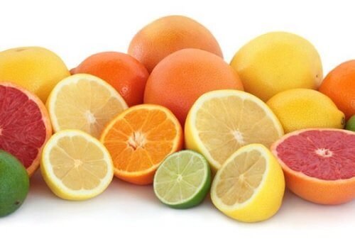 Fructele citrice sunt alimente bogate în fibre solubile