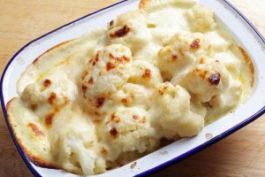 Cum să prepari conopidă gratinată în sos Bechamel