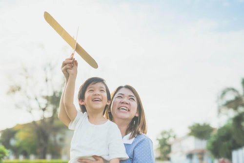 Copiii japonezi sunt ascultători în relația cu mamele lor