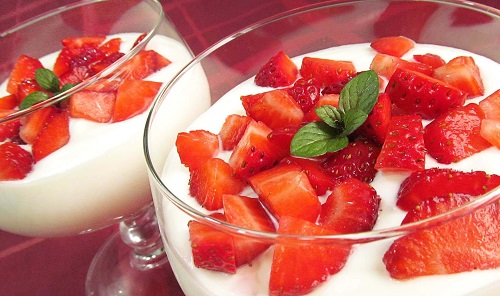 Iaurtul cu căpșune pe lista de gustări ideale pentru slăbit