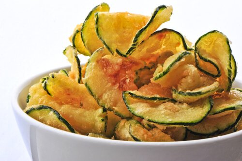 Chipsuri din legume: 3 rețete simple și delicioase