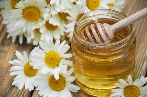 Ameliorarea migrenelor cu ceai de mușețel îndulcit cu miere
