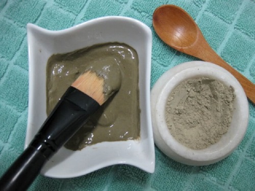 Argila este printre cele mai bune remedii pentru bărbia dublă