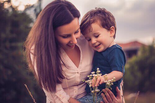 Dragostea față de copii este esențială pentru a fi o super mamă
