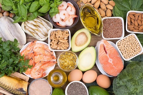 Împiedică acumularea de grăsimi prin consumul de alimente naturale