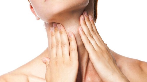 Remedii pentru bărbia dublă care îngrijesc pielea