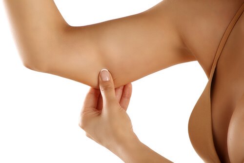 Exerciții pentru tonifierea brațelor cu piele lăsată
