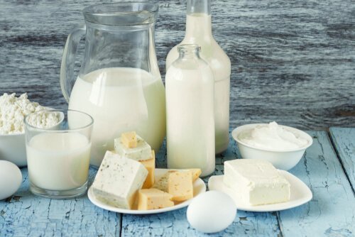 Produsele lactate sunt printre cele mai bune opțiuni pentru micul dejun