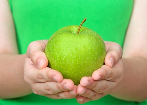 Descoperă dieta cu măr verde pentru detoxifiere