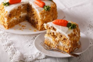 Rețetă de tort de morcovi fără ouă și grăsimi
