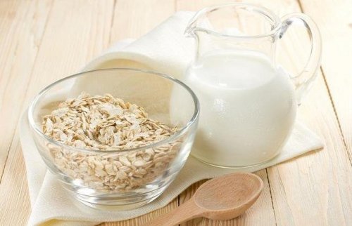 Terci de ovăz pentru micul dejun cu lapte vegetal