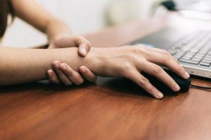 5 exerciții pentru sindromul de tunel carpian