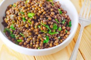 Mâncare de linte cu legume foarte gustoasă