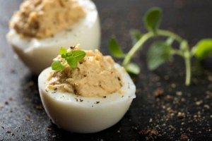 Rețetă de ouă umplute cu puține ingrediente