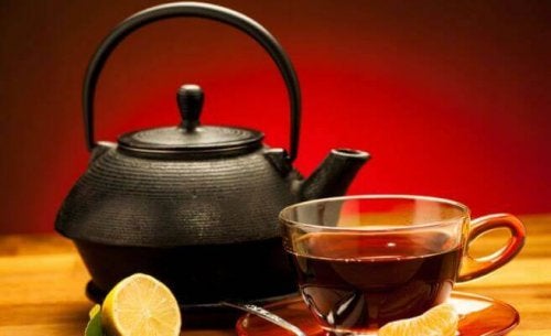 Remedii cu ceai negru și lămâie