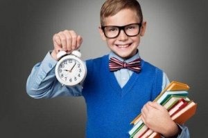 Cum îți înveți copilul să gestioneze timpul