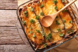 Rețetă de musaca grecească simplă și delicioasă