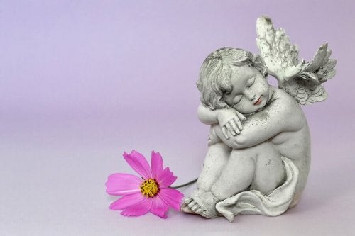 Statuetă în formă de înger
