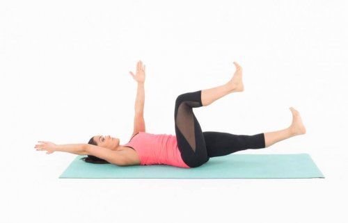Antrenament ce include exerciții pentru abdomen