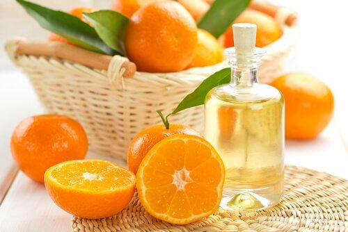 Ulei de mandarine și jojoba ca să-ți protejezi părul de soare