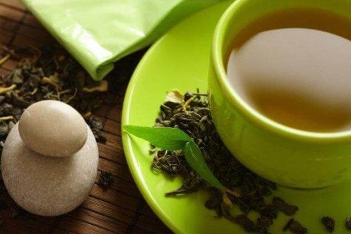 Ceaiul verde ajută la pierderea în greutate?