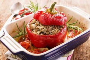 Ardei grași umpluți cu quinoa