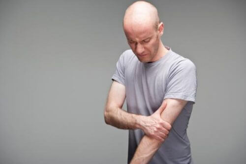 Cauzele tendinitei mușchiului biceps la bărbați