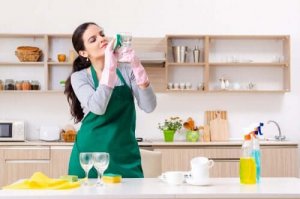 5 utilizări alternative ale soluției pentru geamuri