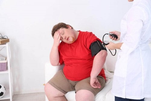 Bărbat la consult medical