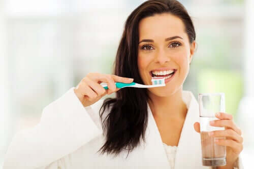 Igiena orală elimină cauzele apariției cariilor