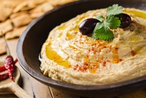 Castron cu hummus