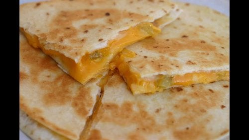 Quesadilla vegetariană cu mango