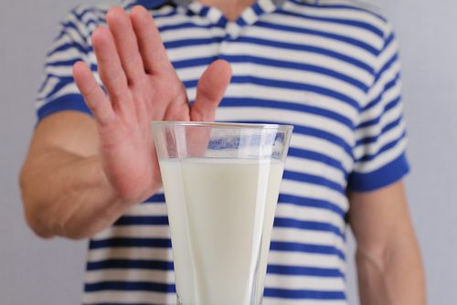 Om care știe riscurile consumului de lapte