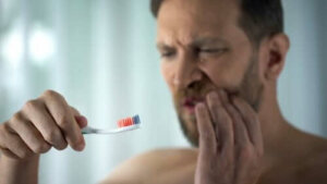 Gingiile care sângerează: tot ce trebuie să știi