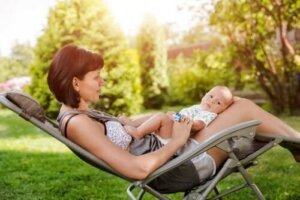 Nașterea vara: sfaturi utile pentru mămici