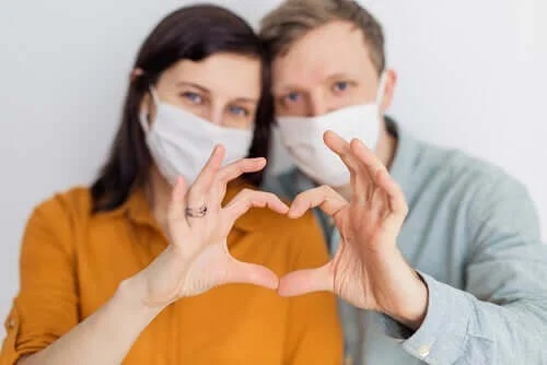 Cum se transmite coronavirusul pe cale sexuală