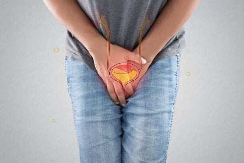 Femeie afectată de o infecție urinară
