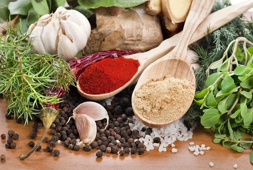Mirodenii și ierburi aromatice