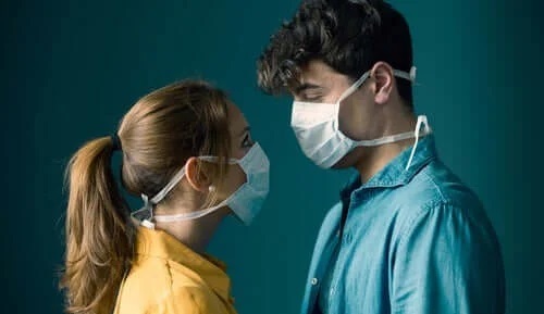 Se poate transmite coronavirusul pe cale sexuală?