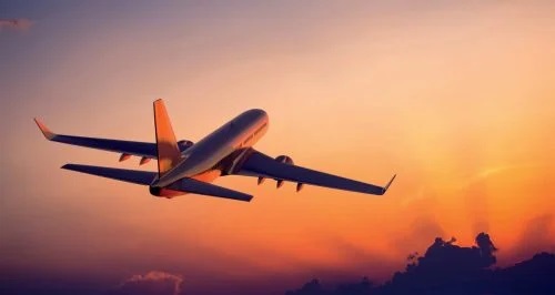 Avion care decolează