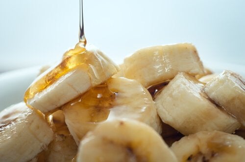 Banane feliate cu miere naturală