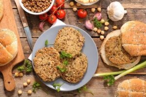 Burgeri cu linte și ciuperci: 2 rețete delicioase