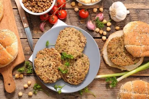 Burgeri cu linte și ciuperci: 2 rețete delicioase