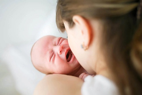 Cauzele constipației la bebeluși
