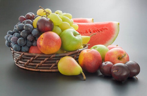 Coș cu fructe