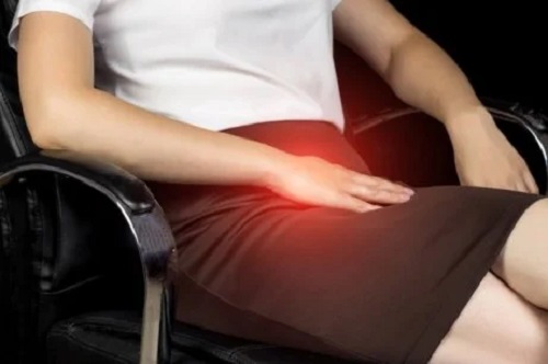 Femeie care necesită tratament pentru pubalgia sportivului