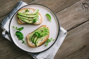 Brânză vegană cu șovârf - o rețetă sănătoasă